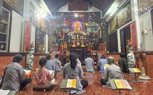 Phật tử đều về tụng kinh tu tập hàng ngày tại chùa Khánh Anh