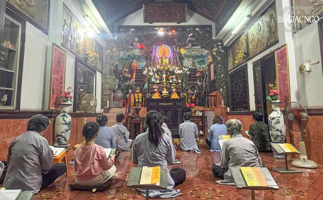 Phật tử đều về tụng kinh tu tập hàng ngày tại chùa Khánh Anh