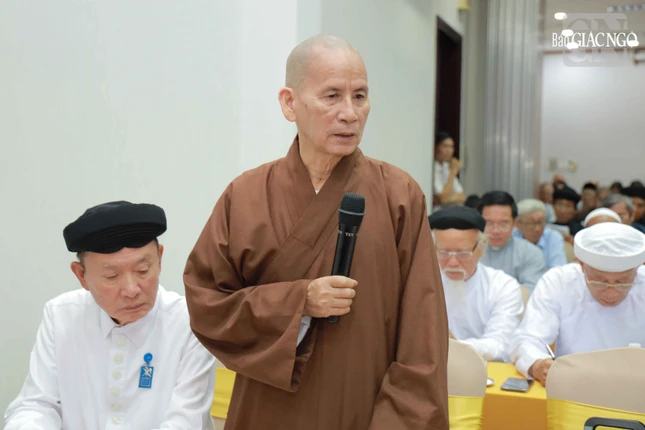 Hòa thượng Thích Thiện Thống đóng góp ý kiến