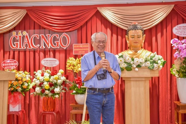 Nhà báo Nguyễn Công Thành, Nguyên Trưởng phòng Ảnh tòa soạn báo Tuổi Trẻ, phát biểu trong buổi họp mặt Kỷ niệm ngày Báo chí Việt Nam, 21-6-2025 tại tòa soạn Báo Giác Ngộ - Ảnh: Quảng Đạo