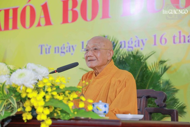 Trưởng lão Hòa thượng Thích Minh Thông chia sẻ chủ đề Đại cương Giới luật Trưởng lão Hòa thượng Thích Minh Thông chia sẻ chủ đề Đại cương Giới luật