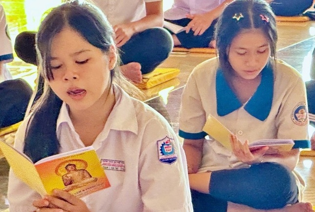 Chí tâm tụng kinh