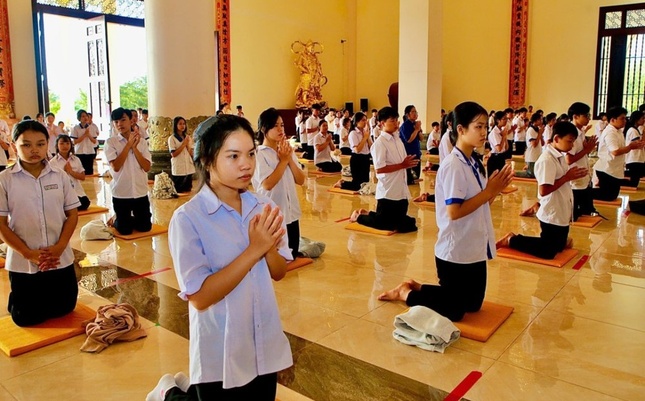 Hơn 500 thanh thiếu niên tham dự khóa tu