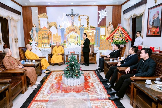 Giám mục Giuse Nguyễn Đức Cường tri ân phái đoàn Ban Trị sự GHPGVN tỉnh Thanh Hóa