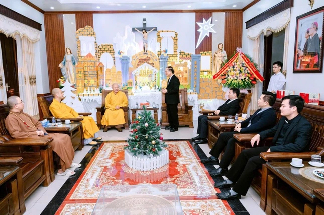 Giám mục Giuse Nguyễn Đức Cường tri ân phái đoàn Ban Trị sự GHPGVN tỉnh Thanh Hóa Giám mục Giuse Nguyễn Đức Cường tri ân phái đoàn Ban Trị sự GHPGVN tỉnh Thanh Hóa