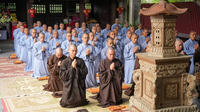 108 giới tử cầu thọ giới pháp tại Đại giới đàn Trúc Lâm Tam Tổ lần thứ XIV