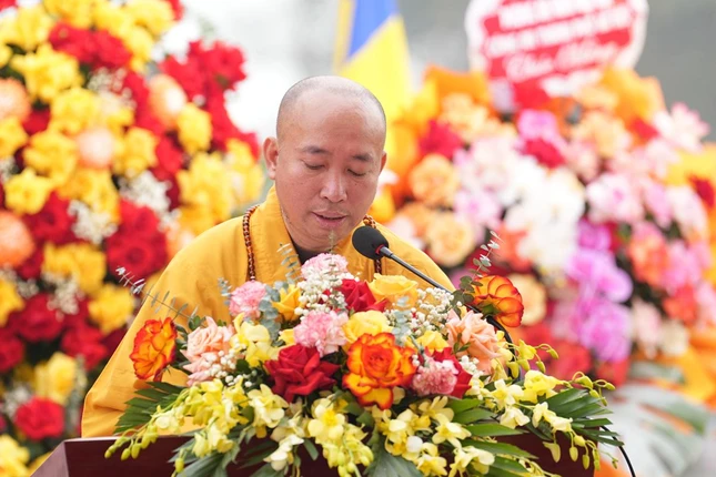 Thượng tọa Thích Thanh Trung phát biểu Thượng tọa Thích Thanh Trung phát biểu