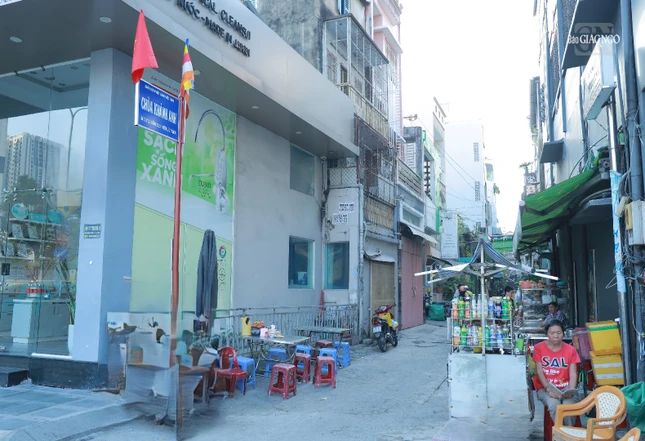 Bảng hiệu chùa Khánh Anh đã được gắn tại đầu hẻm 131 đường Ba Tháng Hai - đường hẻm vào chùa