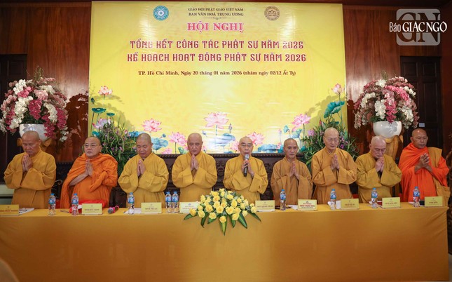 Chư tôn đức niệm Phật cầu gia hộ