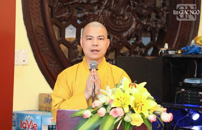 Đại đức Thích Minh Thuần trình bày phương hướng hoạt động năm 2026 với 15 mục tiêu trọng tâm