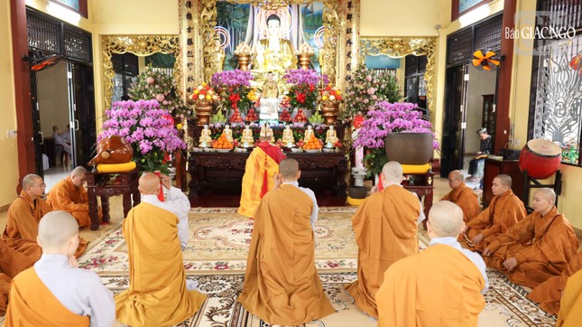 Khóa lễ cúng ngọ