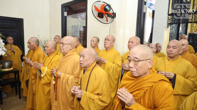 Chư tôn đức tưởng niệm Ni trưởng Thích nữ Như Đức