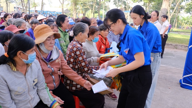 Có 1.200 phiếu đi chợ hỗ trợ cho các hộ gia đình có hoàn cảnh khó khăn, các đối tượng yếu thế
