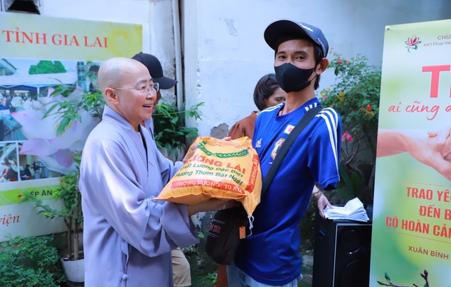 Những phần quà vui xuân đón Tết Những phần quà vui xuân đón Tết