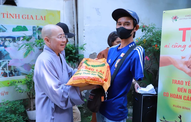 Những phần quà vui xuân đón Tết