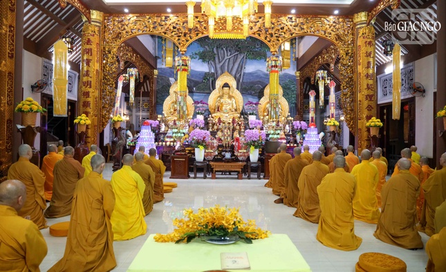 Chư Tăng Ni trú xứ các phường Tân Sơn Hòa, Tân Sơn Nhất, Tân Hòa, Bảy Hiền, Tân Bình và Tân Sơn duy trì Bố-tát nửa tháng một lần