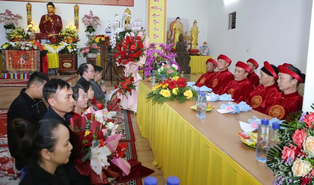 Gia đình dâng lời tri ân cha mẹ nhân ngày mừng thọ