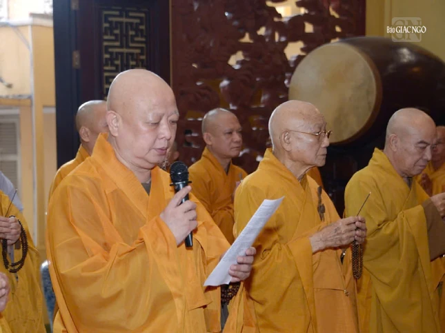 Hòa thượng Thích Lệ Trang xướng lễ tưởng niệm