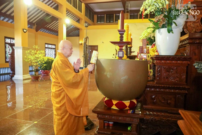Thỉnh chuông ngày đầu năm