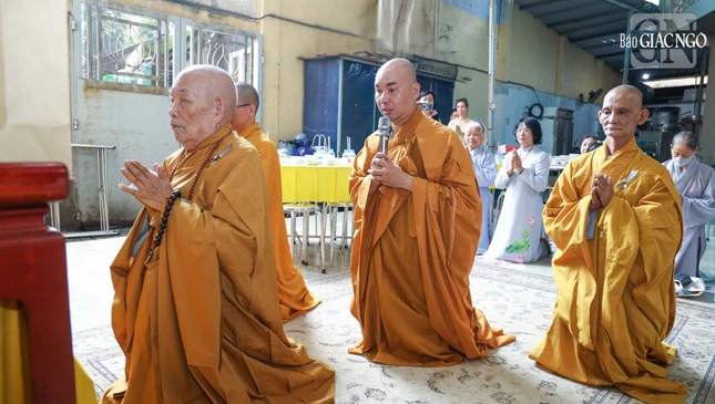 Đại đức Thích Quảng Hậu, trụ trì chùa Báo Ân tác bạch