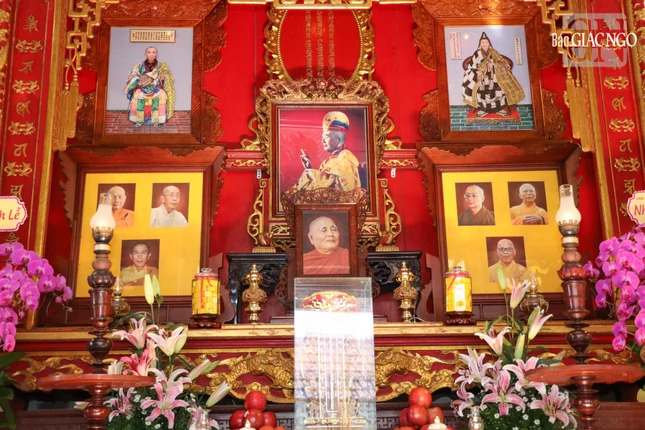 Di ảnh Đại lão Hòa thượng Thích Tịnh Khiết tôn trí tại tổ đường thiền viện Vạn Hạnh
