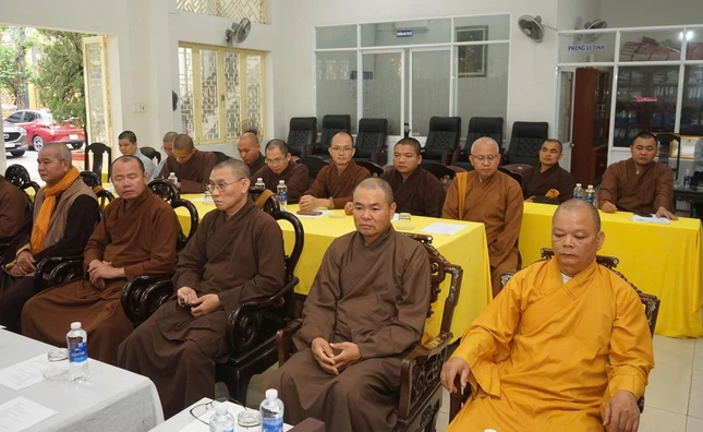 Chư tôn đức Ban Thường trực Ban Trị sự GHPGVN TP.Đà Nẵng tham dự