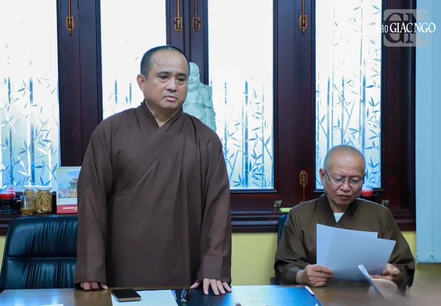 Thượng tọa Thích Tâm Hải phát biểu Thượng tọa Thích Tâm Hải phát biểu