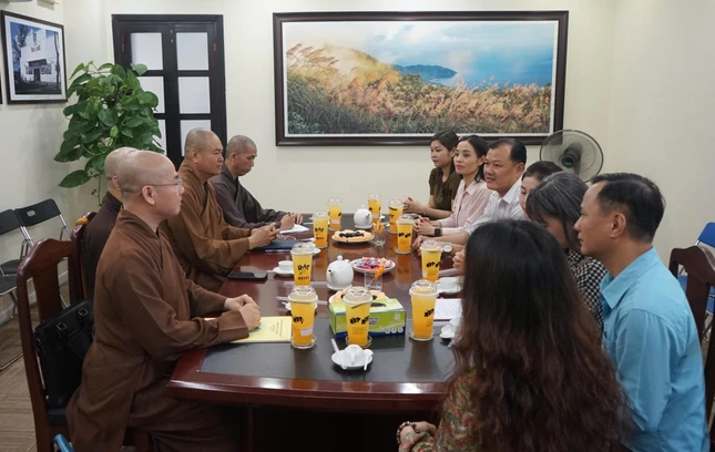 Ban Trị sự GHPGVN TP.Đà Nẵng làm việc cùng Ban Giám đốc nhà hát Trưng Vương