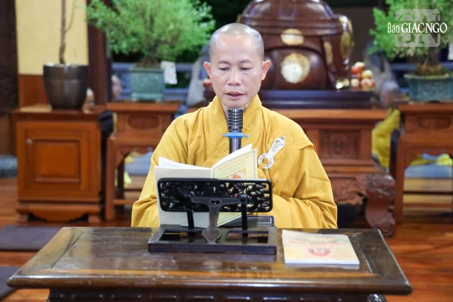 Đại đức Thích Hạnh Đức trùng tuyên Bồ-tát Phạm Võng giới kinh đến nhị bộ Tăng Ni