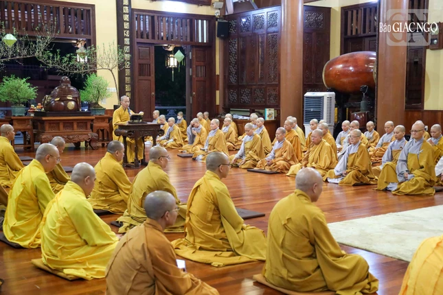 Trang nghiêm thính giới