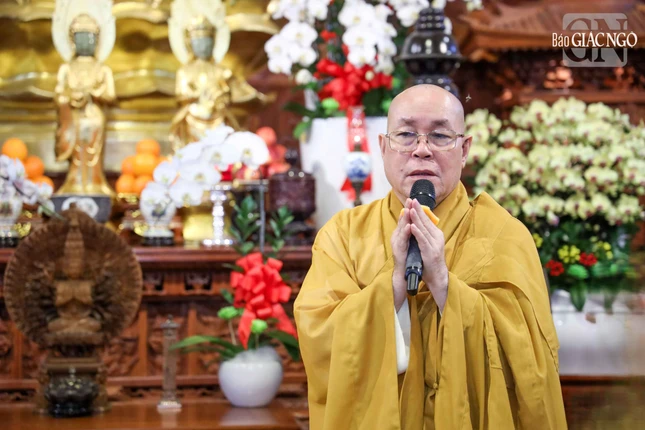 Thượng tọa Thích Đạt Đức chia sẻ