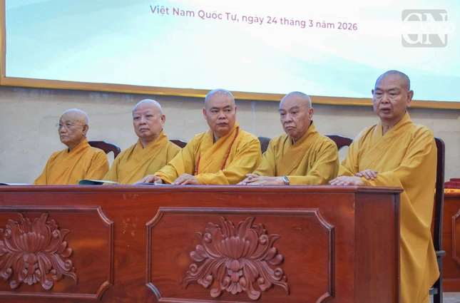 Chư tôn đức lãnh đạo Ban Trị sự GHPGVN TP.HCM tiếp đoàn