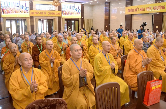 Chư tôn đức tham dự