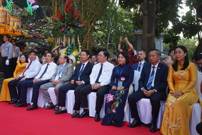 Đại biểu tham dự