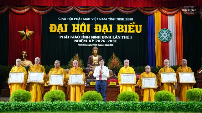 UBND tỉnh Ninh Bình tặng Bằng khen đến các cá nhân Ban Trị sự