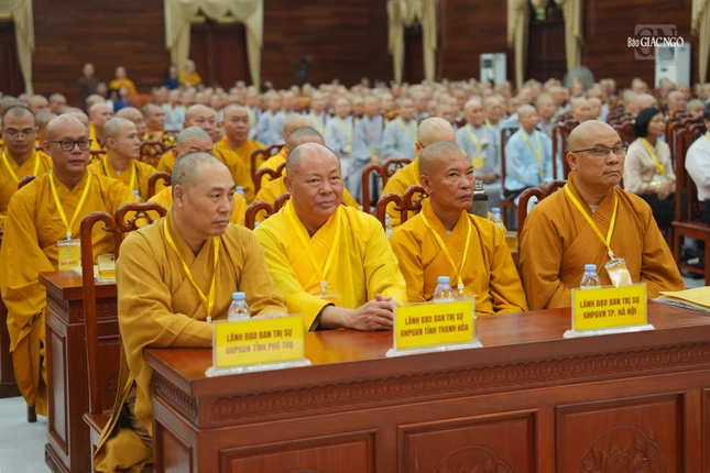 Chư tôn đức tham dự