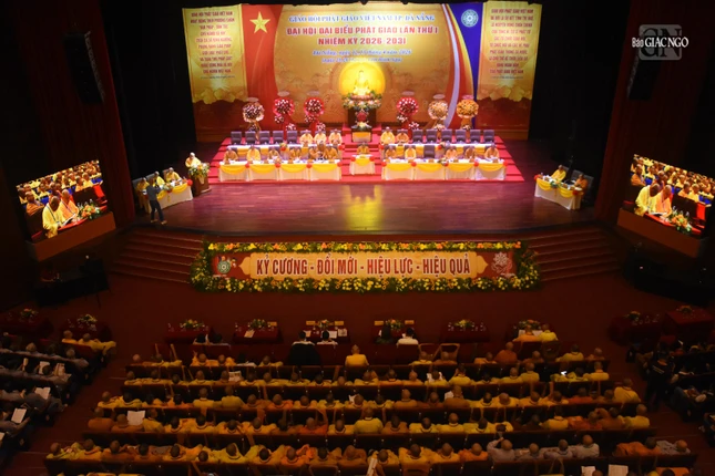 Toàn cảnh phiên làm ngày đầu tiên của Đại hội đại biểu Phật giáo TP.Đà Nẵng lần thứ I, nhiệm kỳ 2026-2031