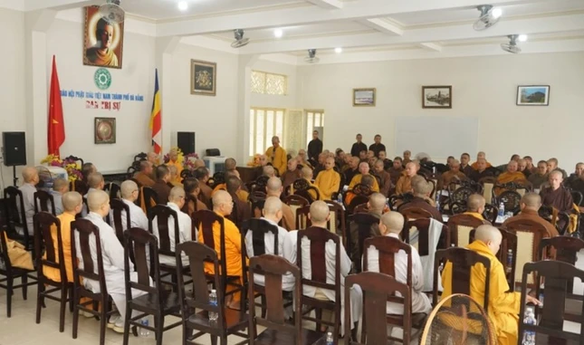 Quang cảnh cuộc họp đầu tiên của Ban Trị sự Phật giáo TP.Đà Nẵng nhiệm kỳ mới