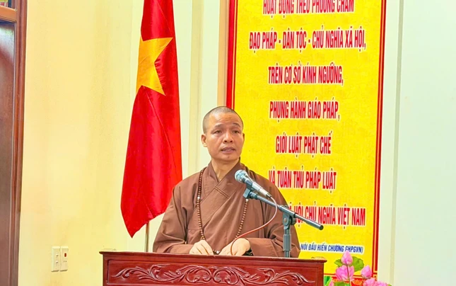 Thượng tọa Thích Minh Quang công bố danh sách chư tôn đức phụ trách các ban chuyên môn trực thuộc Ban Trị sự tỉnh nhiệm kỳ 2026-2031