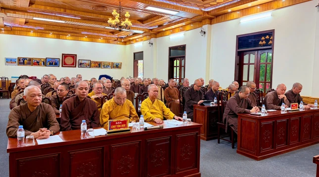 Chư tôn đức Ban Trị sự GHPGVN tỉnh Ninh Bình tham dự hội nghị lần thứ I