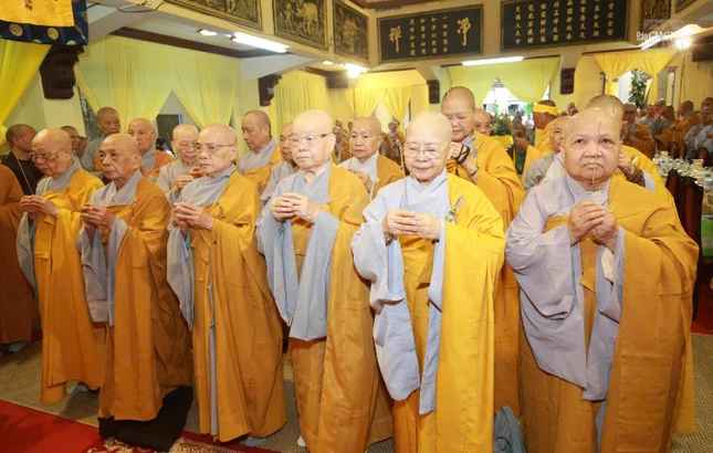 Chư Ni Phân ban Ni giới T.Ư, TP.HCM thành kính tưởng niệm Trưởng lão Hòa thượng Trưởng ban Điều hành Thiền phái Chúc Thánh Việt Nam