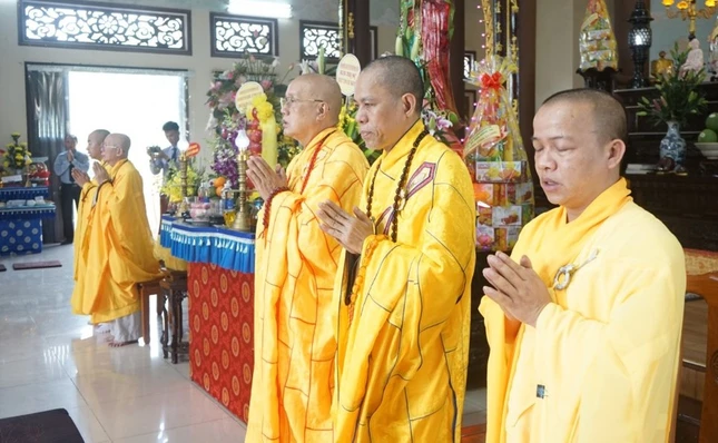 Chư tôn đức tưởng niệm