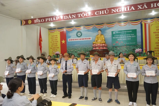 Trao Chứng chỉ trúng cách trại Huyền Trang năm 2025 cho 90 huynh trưởng