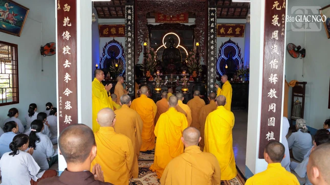 Khóa lễ cúng ngọ