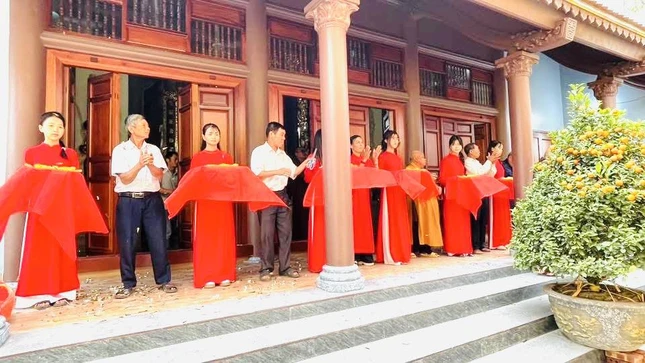 Cắt băng khánh thành đại hùng bảo điện