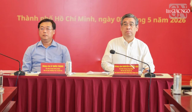 Ủy viên Trung ương Đảng, Phó Bí thư Thường trực Thành ủy TP.HCM Lê Quốc Phong; Ủy viên Trung ương Đảng, Phó Bí thư Thành ủy, Chủ tịch Ủy ban MTTQVN TP.HCM Nguyễn Phước Lộc chủ trì hội nghị
