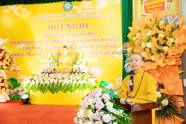 Thượng tọa Thích Minh Quang phát biểu chỉ đạo