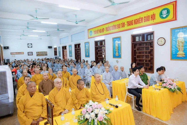 Chư tôn đức, đại biểu tham dự