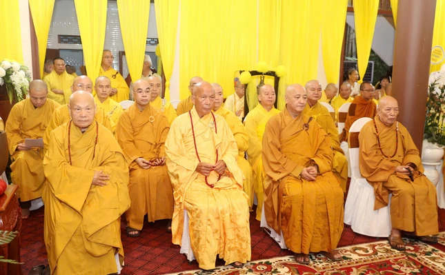 Chu tôn giáo phẩm chứng minh Chu tôn giáo phẩm chứng minh