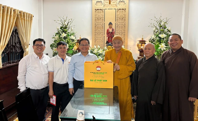 Chúc mừng Đại lễ Phật đản đến Trưởng lão Hòa thượng Thích Thanh Hùng